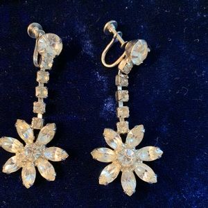Gorgeous Vintage Starburst Rhinestone Earrings